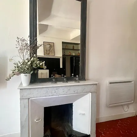 Beau 3 Pieces 83 M2 Au Coeur Du Centre Historique D'aix En Provence アパート エクス＝アン＝プロヴァンス