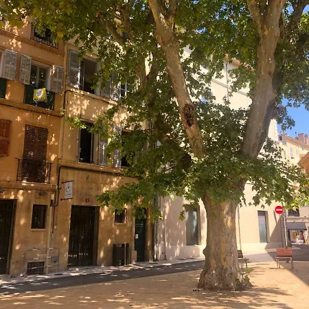 Beau 3 Pieces 83 M2 Au Coeur Du Centre Historique D'aix En Provence アパート エクス＝アン＝プロヴァンス